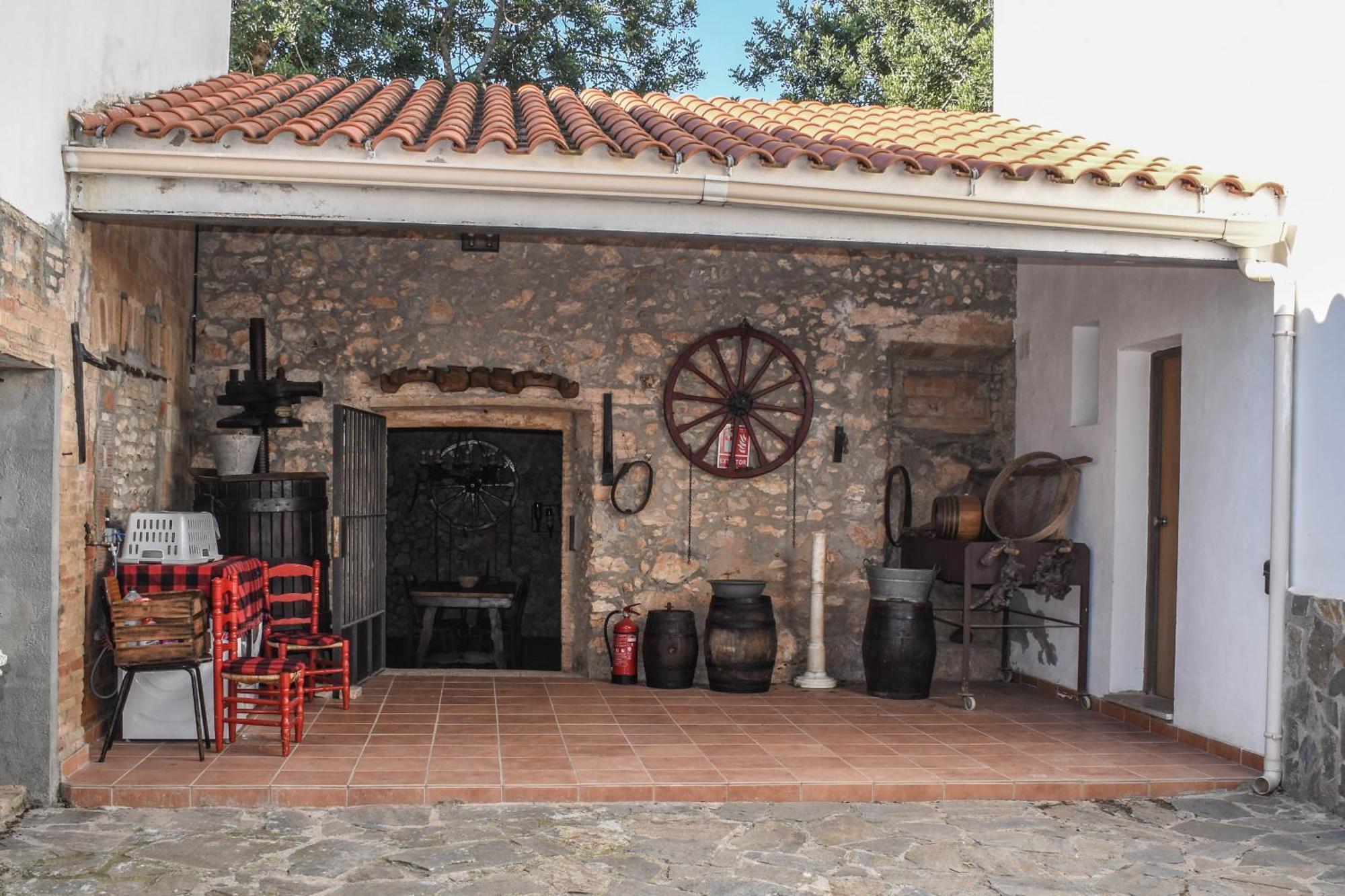 Masia St Salvador 1582 Cubelles Exterior foto